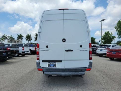 Used 2013 Mercedes-Benz Sprinter 2500 image 5