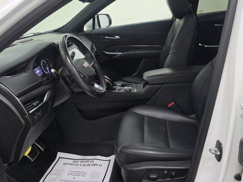 Used 2022 Cadillac XT4 Sport w/ Enhanced Visibility Package AWD/4WD image 12