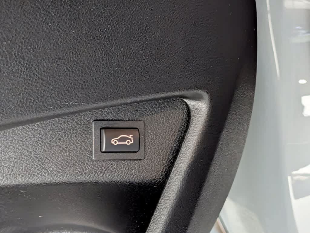 Used 2026 BMW M2 w/ Lighting Package RWD image 26