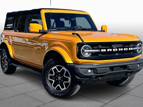 Used 2022 Ford Bronco Outer Banks image 3