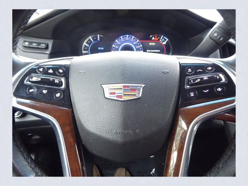 Used 2020 Cadillac Escalade ESV Premium Luxury image 12