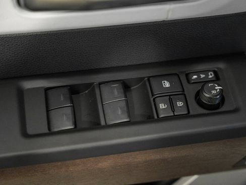 Used 2025 Toyota Sequoia Capstone AWD/4WD image 39