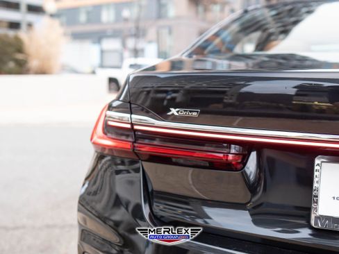 Used 2020 BMW 750i xDrive w/ M Sport Package image 50