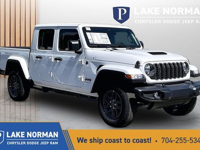 New 2026 Jeep Gladiator Sport