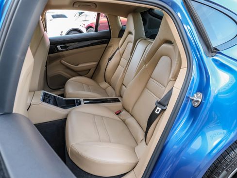 Used 2018 Porsche Panamera 4 w/ Sport Chrono Package image 53