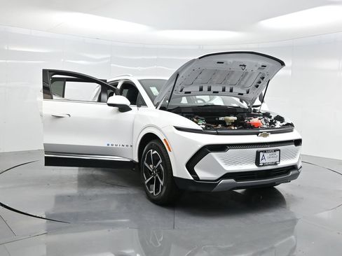 Used 2025 Chevrolet Equinox EV LT w/ Convenience Package image 43