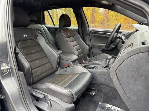 Used 2019 Volkswagen Golf R 4-Door image 9