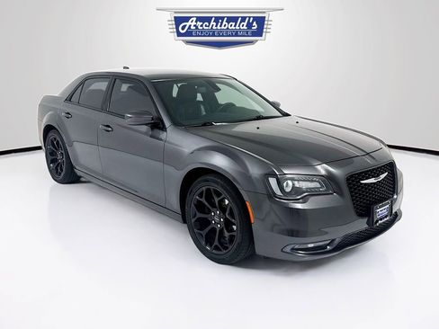 Used 2019 Chrysler 300 S image 1