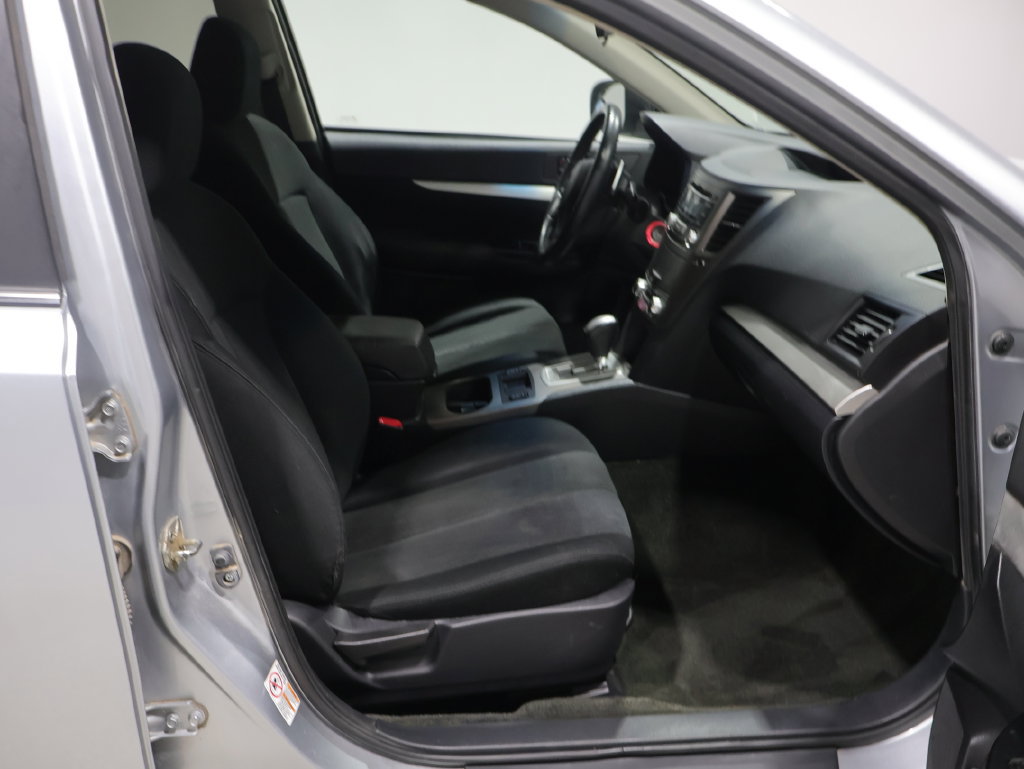 Used 2013 Subaru Outback 2.5i Premium w/ All-Weather Pkg AWD/4WD image 27