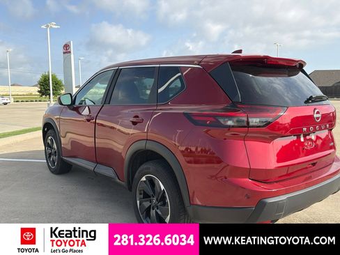 Used 2025 Nissan Rogue SV AWD/4WD image 5