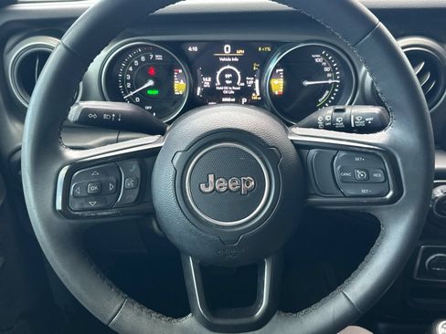 Used 2023 Jeep Wrangler Unlimited AWD/4WD image 20