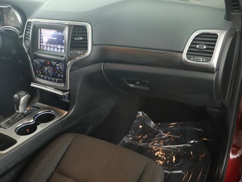 Used 2021 Jeep Grand Cherokee Laredo image 20