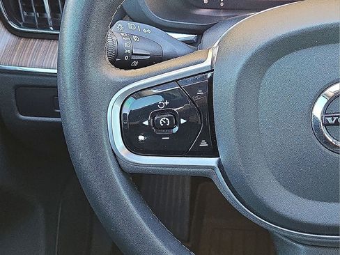 Certified 2023 Volvo XC60 B5 Plus w/ Protection Package Premier image 20