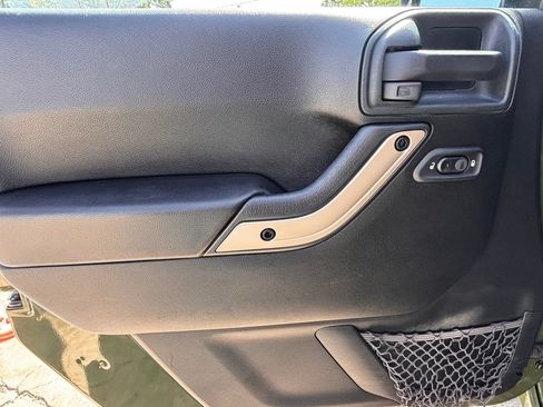 Used 2016 Jeep Wrangler Unlimited Sahara AWD/4WD image 18