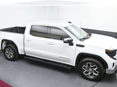 Used 2023 GMC Sierra 1500 SLE AWD/4WD image 17