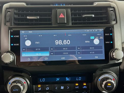Used 2018 Toyota 4Runner Limited AWD/4WD image 19