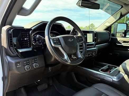 Used 2024 Chevrolet Silverado 2500 LTZ w/ LTZ Plus Package AWD/4WD image 14