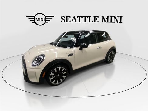 Certified 2023 MINI Cooper S w/ Premium Package image 5