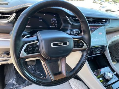 Used 2021 Jeep Grand Cherokee L Summit w/ Luxury Tech Group V AWD/4WD image 13