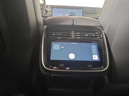 Used 2023 Rivian R1S Adventure image 30