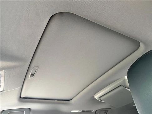 Used 2014 Toyota Highlander Limited FWD image 15