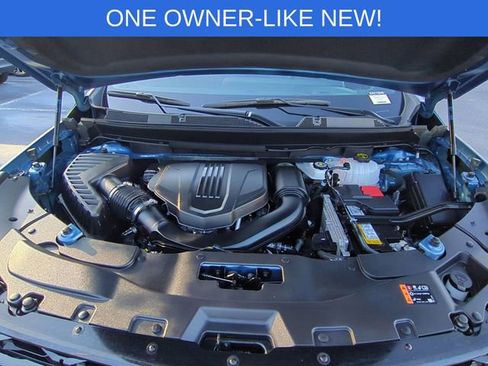 Used 2025 Chevrolet Traverse RS image 41