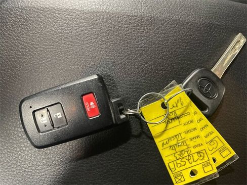 Used 2023 Toyota Tacoma TRD Off-Road image 20