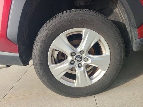 Used 2019 Toyota RAV4 XLE image 10