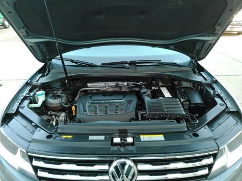 Used 2021 Volkswagen Tiguan SE image 53