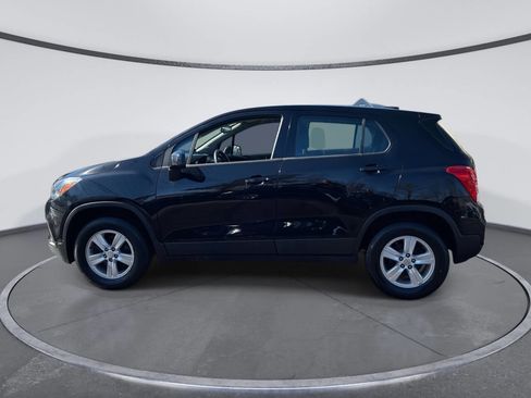Used 2017 Chevrolet Trax LS image 2