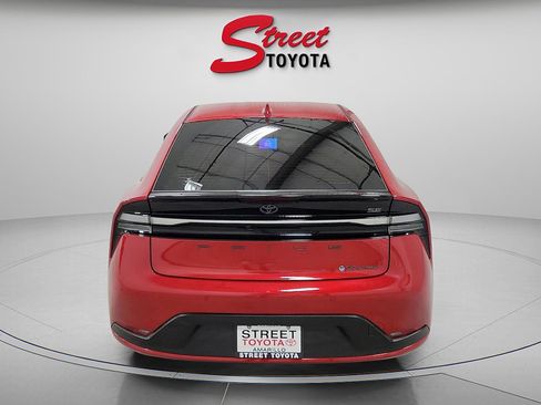 Certified 2024 Toyota Prius Prime SE image 6