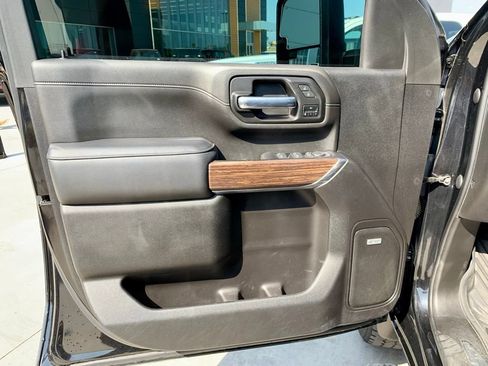 Used 2023 Chevrolet Silverado 2500 High Country w/ Technology Package AWD/4WD image 12