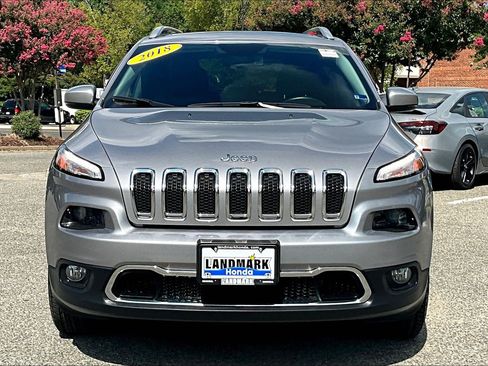 Used 2018 Jeep Cherokee Limited AWD/4WD image 3