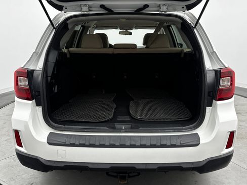 Used 2017 Subaru Outback 2.5i Premium image 29
