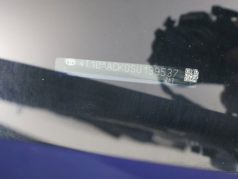 Used 2025 Toyota Camry SE image 43