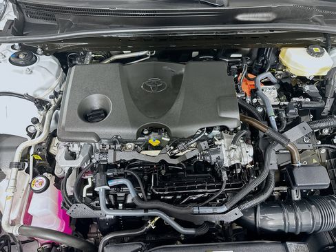 Used 2025 Toyota Camry SE image 33