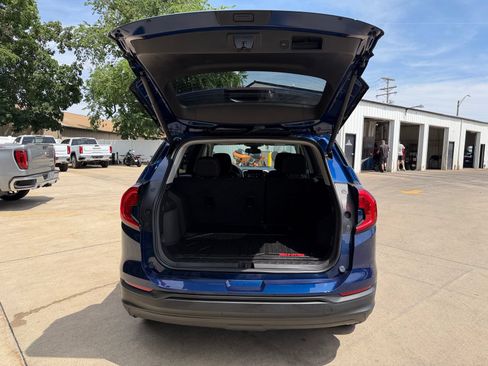 Used 2023 GMC Terrain SLE w/ Driver Convenience Package FWD image 33