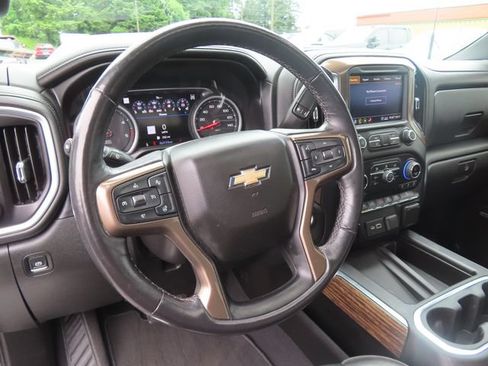 Used 2020 Chevrolet Silverado 2500 High Country w/ Technology Package AWD/4WD image 16