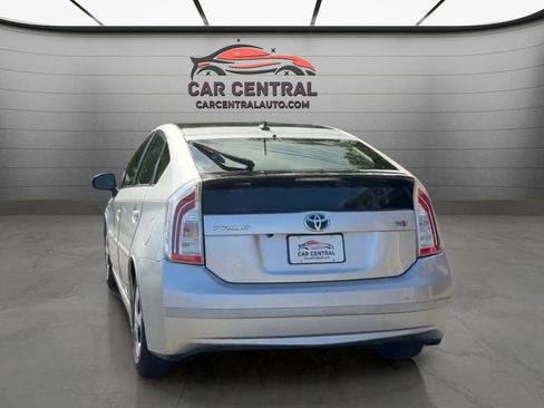 Used 2012 Toyota Prius Four w/ Deluxe Solar Roof Pkg FWD image 4