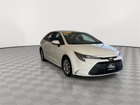 Used 2023 Toyota Corolla LE image 2