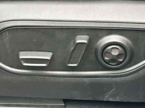 Used 2025 Jeep Grand Cherokee Limited AWD/4WD image 16