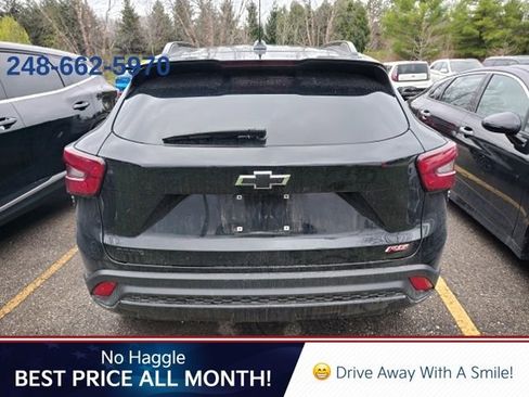 Used 2024 Chevrolet Trax RS w/ Sunroof Package image 3