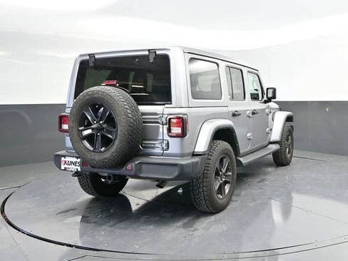 Used 2021 Jeep Wrangler Unlimited Sahara image 8