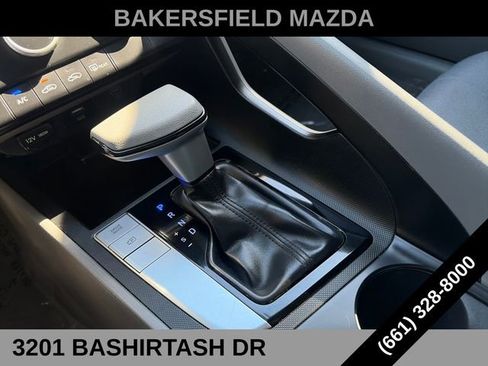 Used 2024 Hyundai Elantra SE FWD image 17