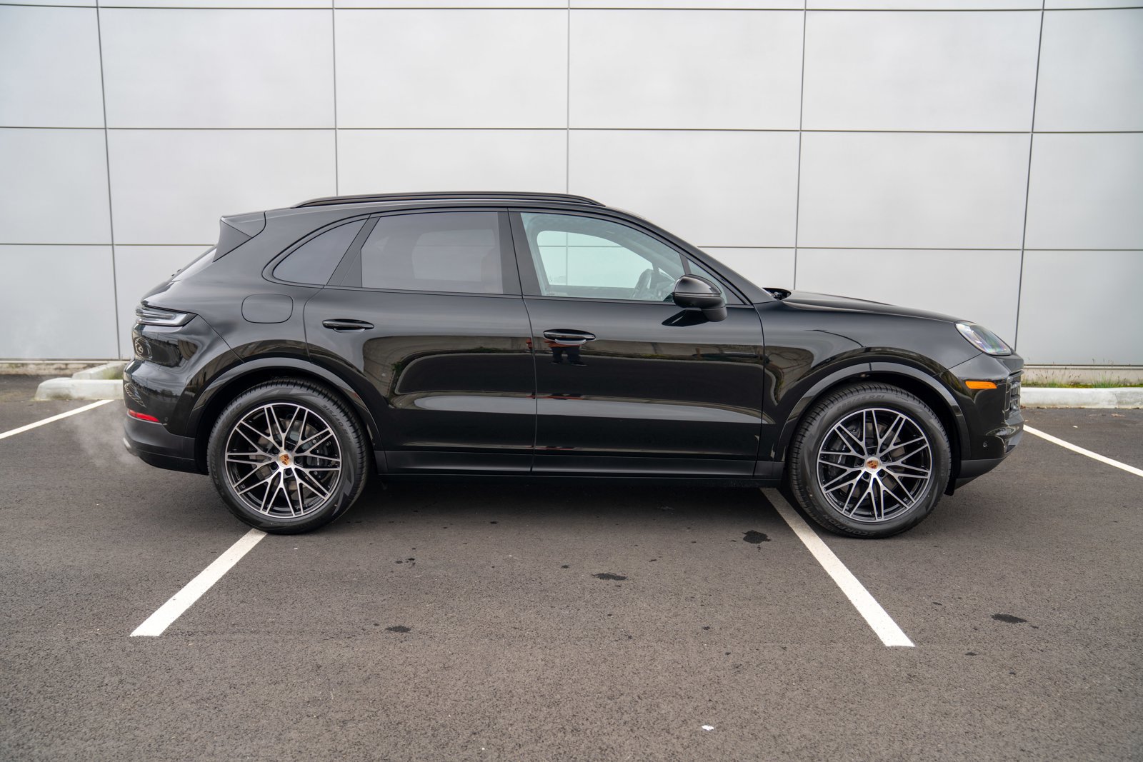 Certified 2026 Porsche Cayenne AWD/4WD image 8