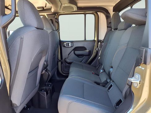 New 2025 Jeep Gladiator Willys image 10