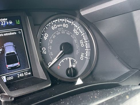 Used 2023 Toyota Tacoma TRD Off-Road image 6