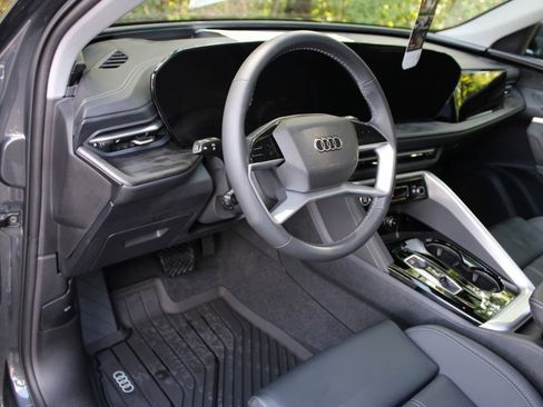 Used 2025 Audi Q5 Premium Plus w/ Premium Plus image 46