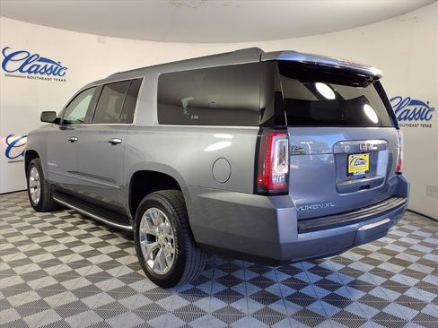 Used 2018 GMC Yukon XL SLT image 2
