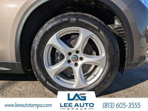 Used 2019 Alfa Romeo Stelvio image 10
